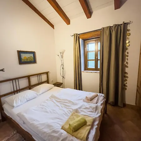 House Lunja