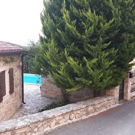 House Lunja בית נופש